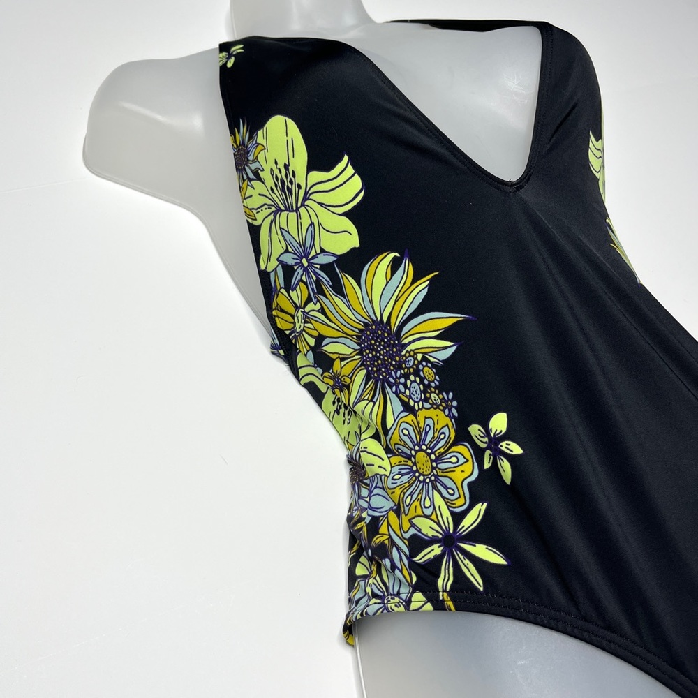 Free People Out From Under Floral Plunge Swimsuit One Piece size S 4 6 Deep V - Picture 5 of 10